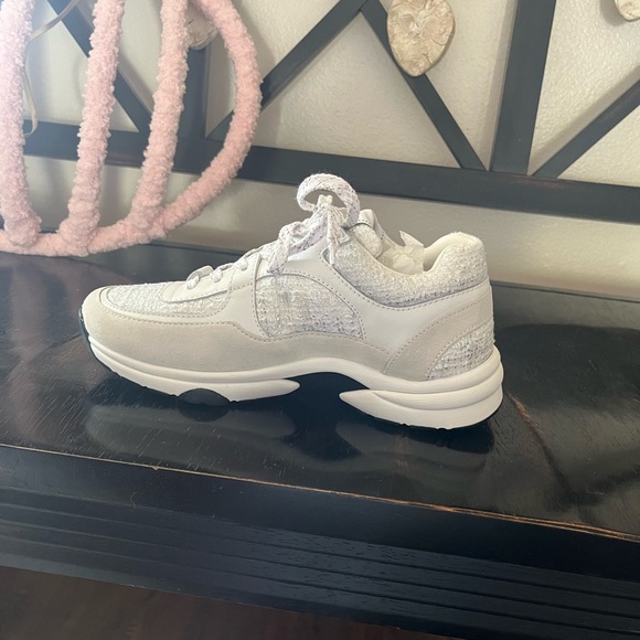 ❌❌ NOT AVAILABLE BNIB Chanel Sneakers size 36 - Picture 3 of 9
